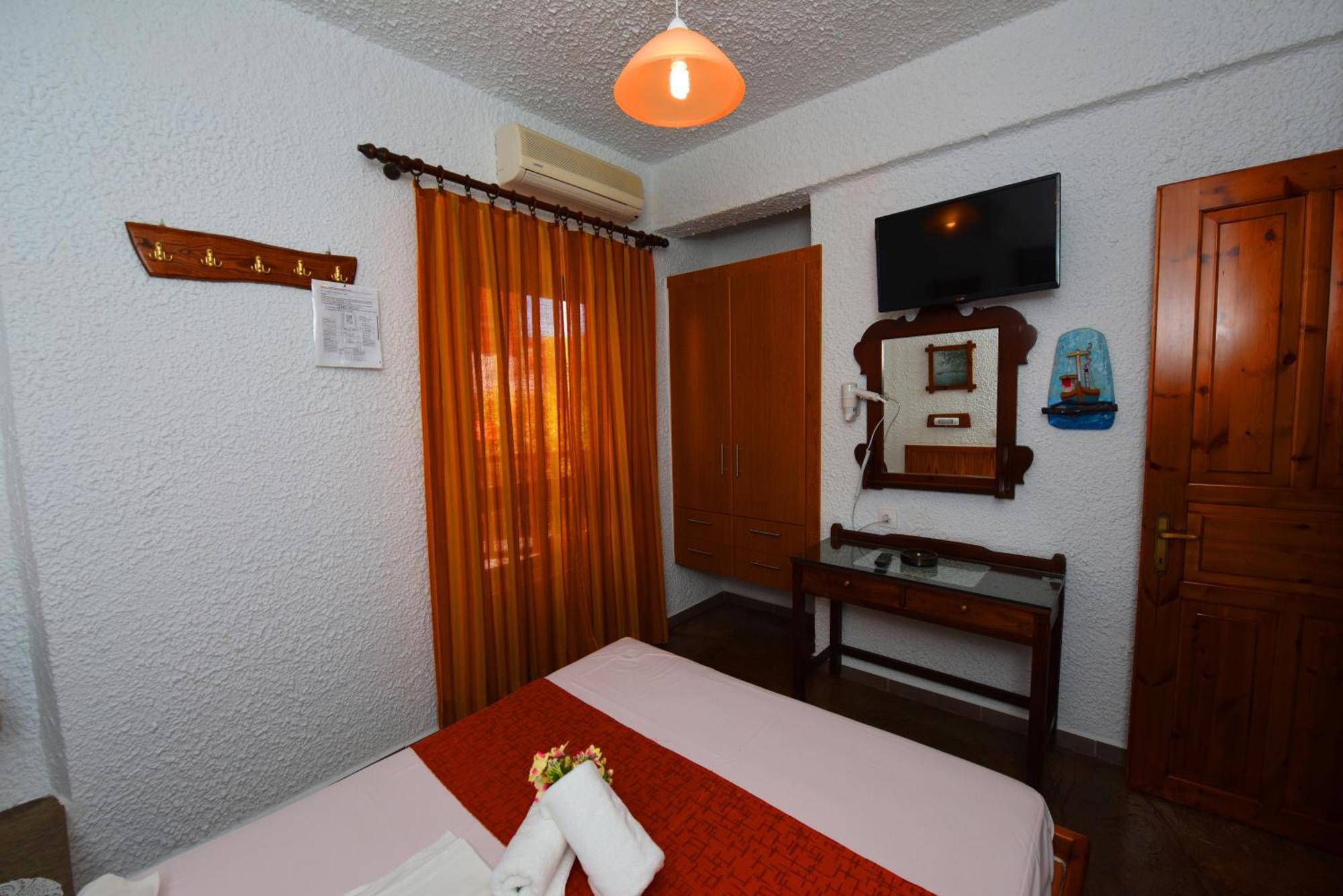 Haus Niko Apartments And Suites Nea Poteidaia Room photo